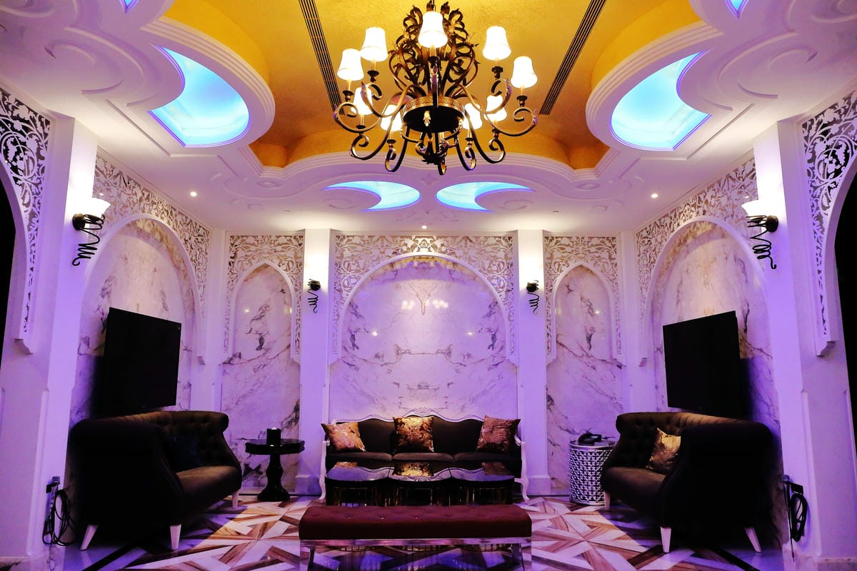 【宿。台中】芭蕾城市渡假旅店 VillaBallet～​台中住宿推薦。新穎時尚主題房型設計，宛如置身異國享受著異國的風情，趕快預約美好假期！