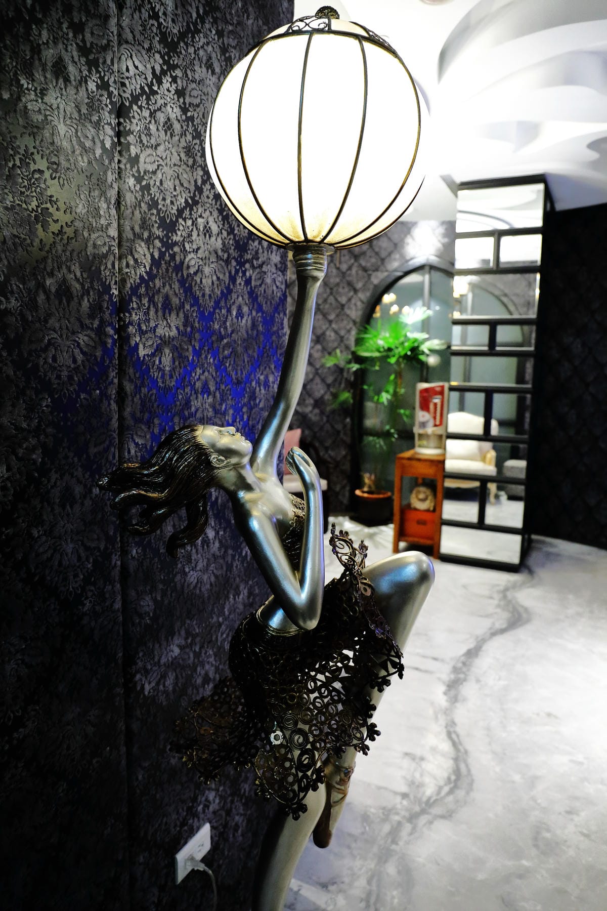 【宿。台中】芭蕾城市渡假旅店 VillaBallet～​台中住宿推薦。新穎時尚主題房型設計，宛如置身異國享受著異國的風情，趕快預約美好假期！