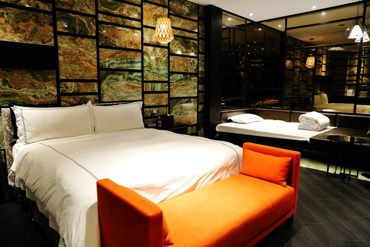 【宿。台中】芭蕾城市渡假旅店 VillaBallet～​台中住宿推薦。新穎時尚主題房型設計，宛如置身異國享受著異國的風情，趕快預約美好假期！