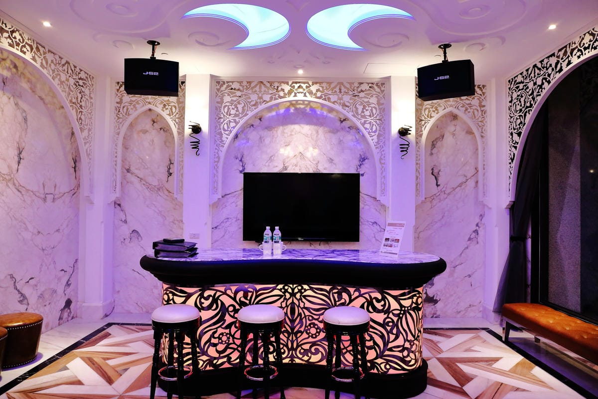 【宿。台中】芭蕾城市渡假旅店 VillaBallet～​台中住宿推薦。新穎時尚主題房型設計，宛如置身異國享受著異國的風情，趕快預約美好假期！