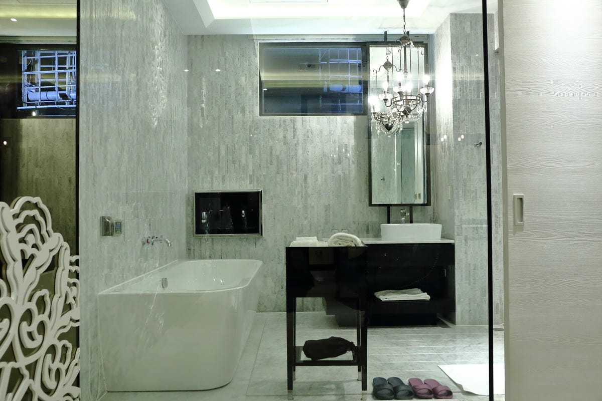 【宿。台中】芭蕾城市渡假旅店 VillaBallet～​台中住宿推薦。新穎時尚主題房型設計，宛如置身異國享受著異國的風情，趕快預約美好假期！