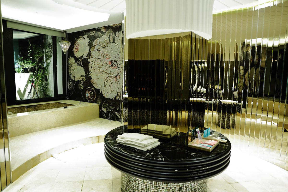 【宿。台中】芭蕾城市渡假旅店 VillaBallet～​台中住宿推薦。新穎時尚主題房型設計，宛如置身異國享受著異國的風情，趕快預約美好假期！