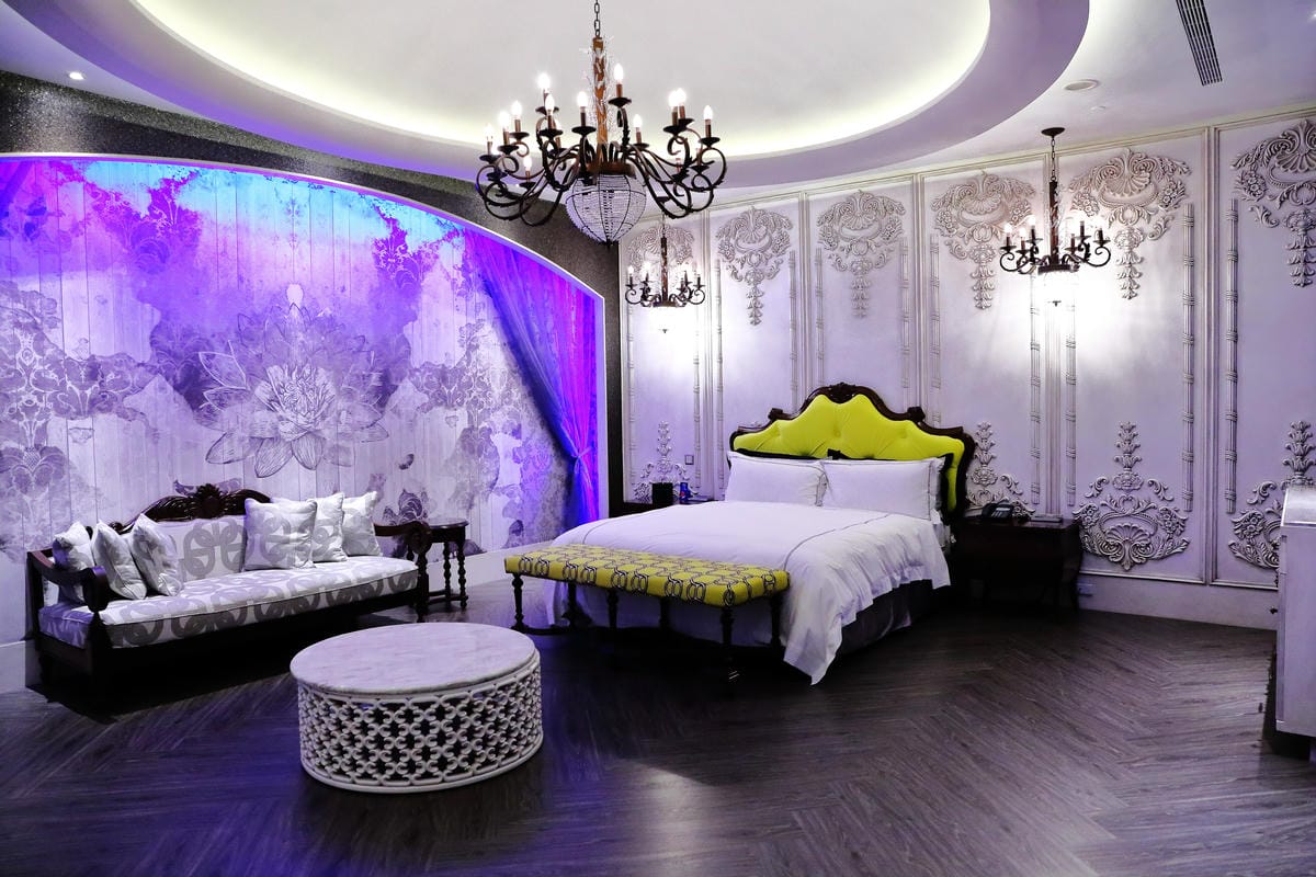 【宿。台中】芭蕾城市渡假旅店 VillaBallet～​台中住宿推薦。新穎時尚主題房型設計，宛如置身異國享受著異國的風情，趕快預約美好假期！