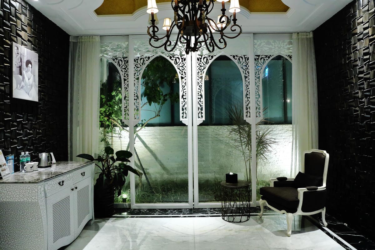 【宿。台中】芭蕾城市渡假旅店 VillaBallet～​台中住宿推薦。新穎時尚主題房型設計，宛如置身異國享受著異國的風情，趕快預約美好假期！