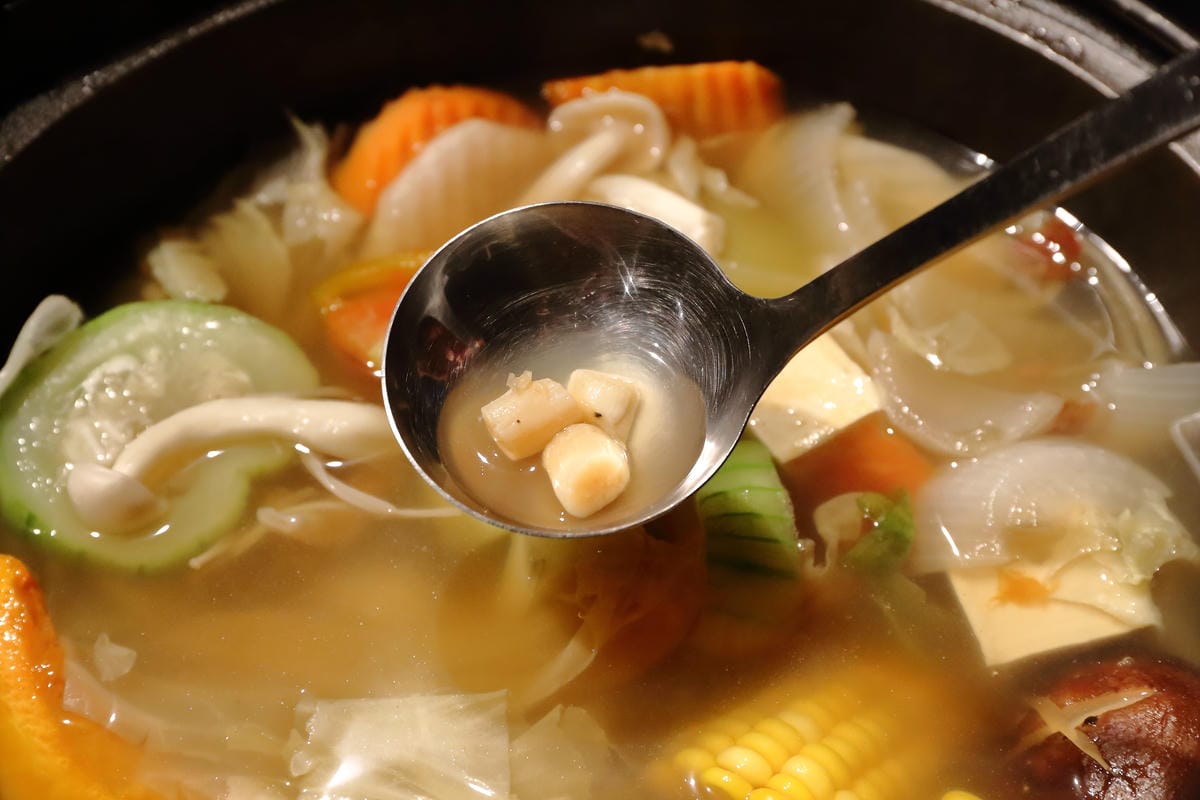 【食。台北】。囍聚。精緻鍋物～台北海鮮火鍋代名詞，老饕必訪！頂級蝦子太銷魂，吃到痛風也不怕！