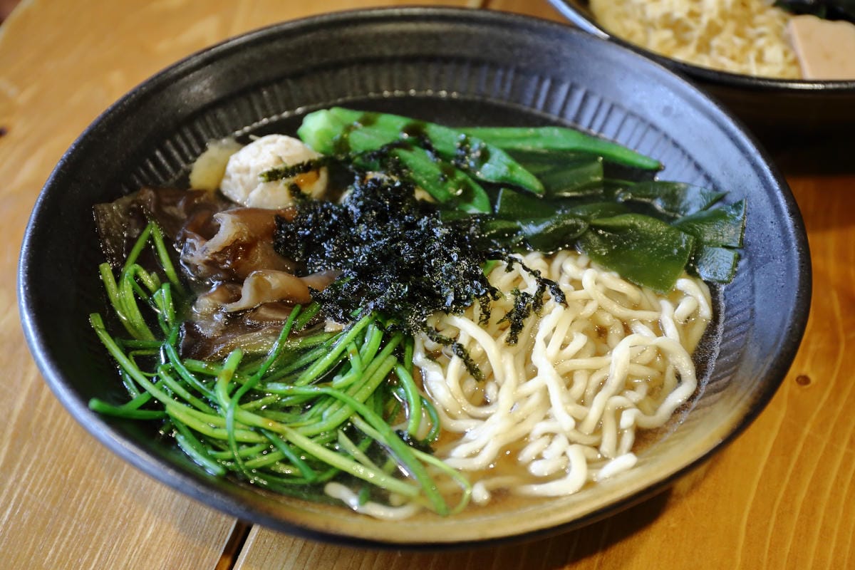 【食。台中】Veges M 饗蔬職人（一中參代店）～獨領風潮，蔬食滷味新概念！自製獨門配方滷汁，原來蔬食也可以這樣吃！