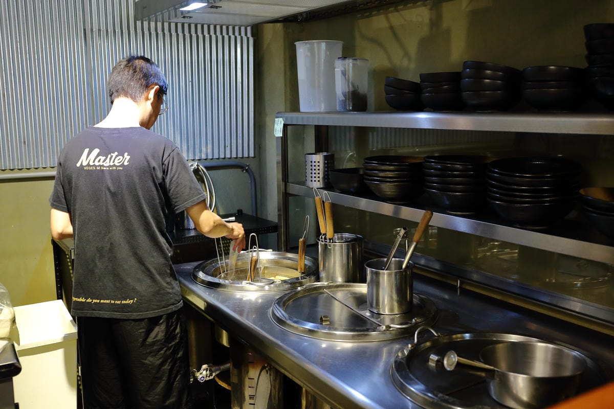 【食。台中】Veges M 饗蔬職人（一中參代店）～獨領風潮，蔬食滷味新概念！自製獨門配方滷汁，原來蔬食也可以這樣吃！