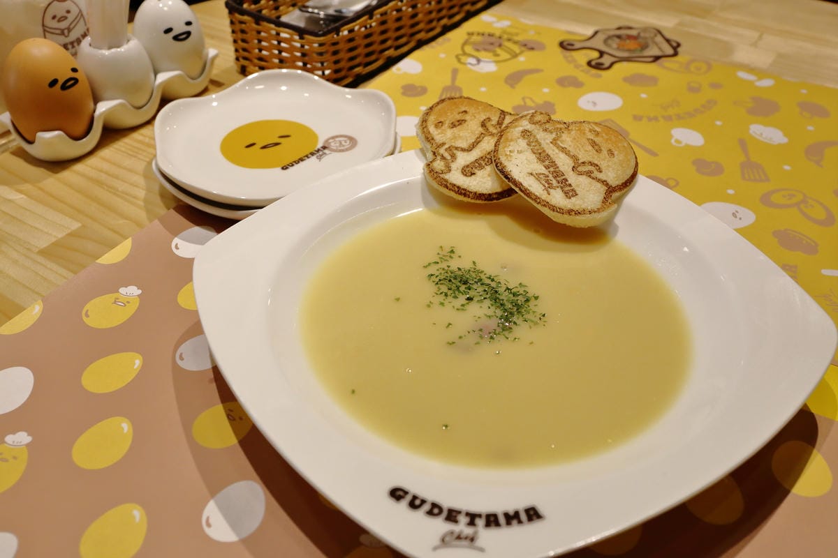 【食。台北】Gudetama Chef-蛋黃哥五星主廚餐廳～各位觀眾！眾所矚目的蛋黃哥主題餐廳來台北啦！（試營運搶先看，附完整菜單）