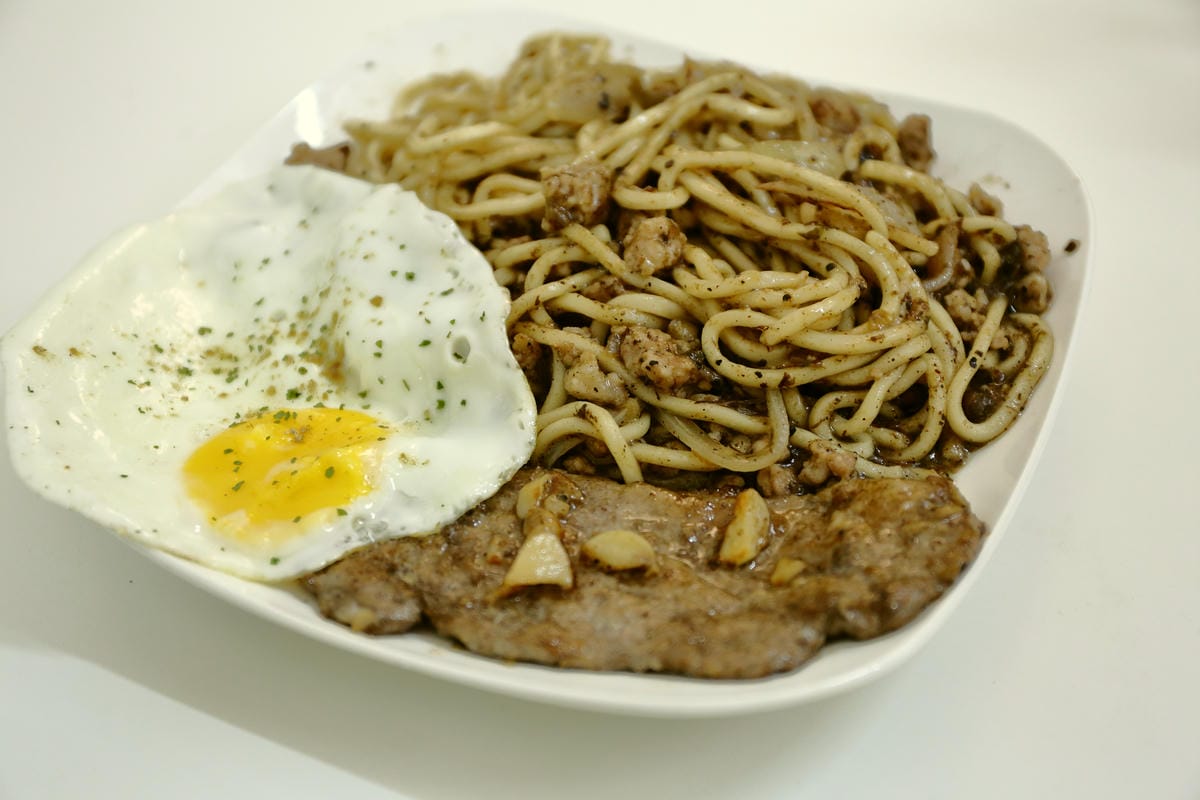 【食。三重】熊尬夯碳烤三明治早午餐～巷弄隱藏版早餐店。不同的故事、認真生活的態度，單親媽堅強撫養身心障礙兒子不喊苦，天然手作，充滿媽媽味道的餐點便宜又好吃