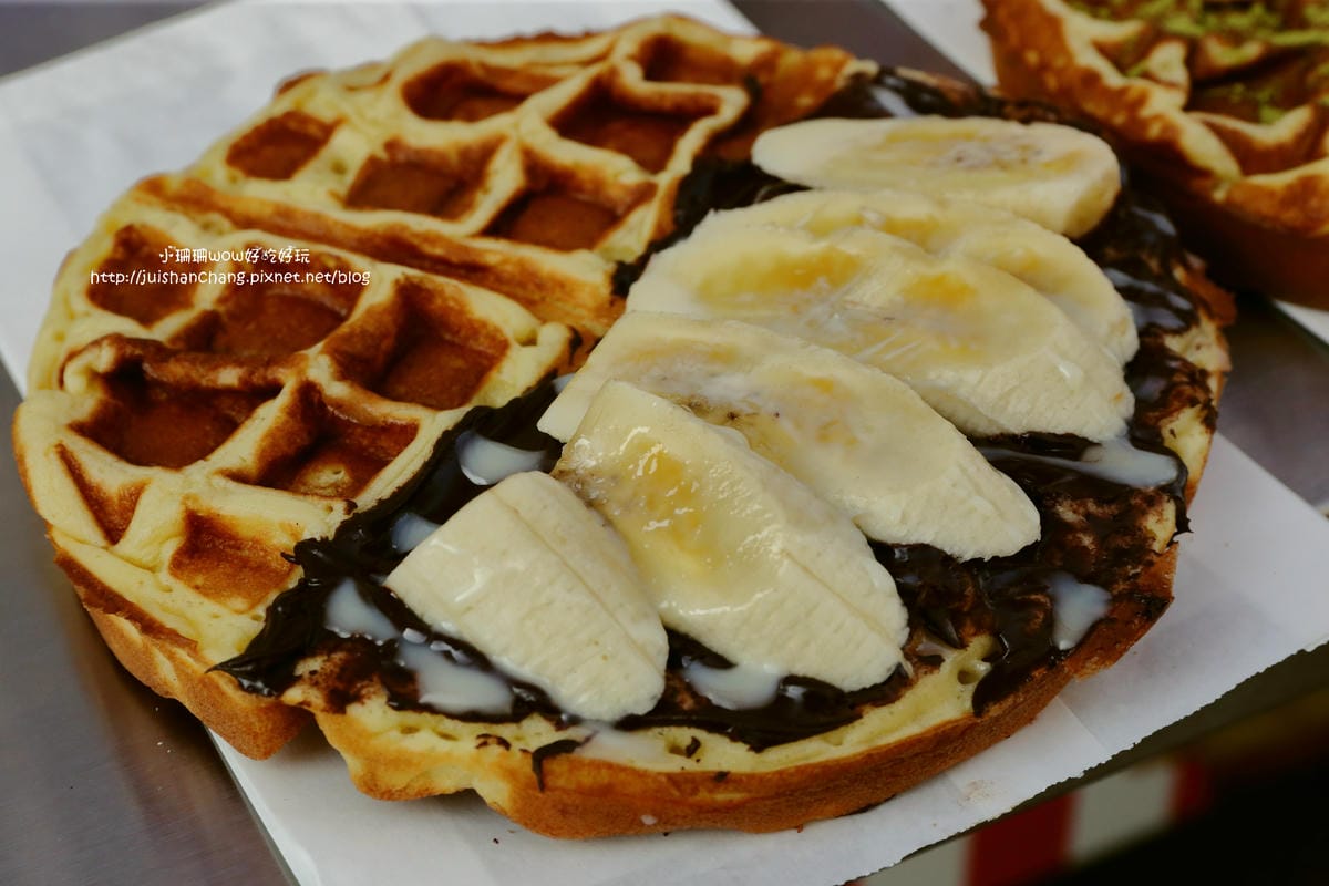 【食。中壢】幸福圓鬆餅屋～中原夜市限定！無可抗拒甜品，口味超多的創意鬆餅店，隨手帶著吃～(已歇業)