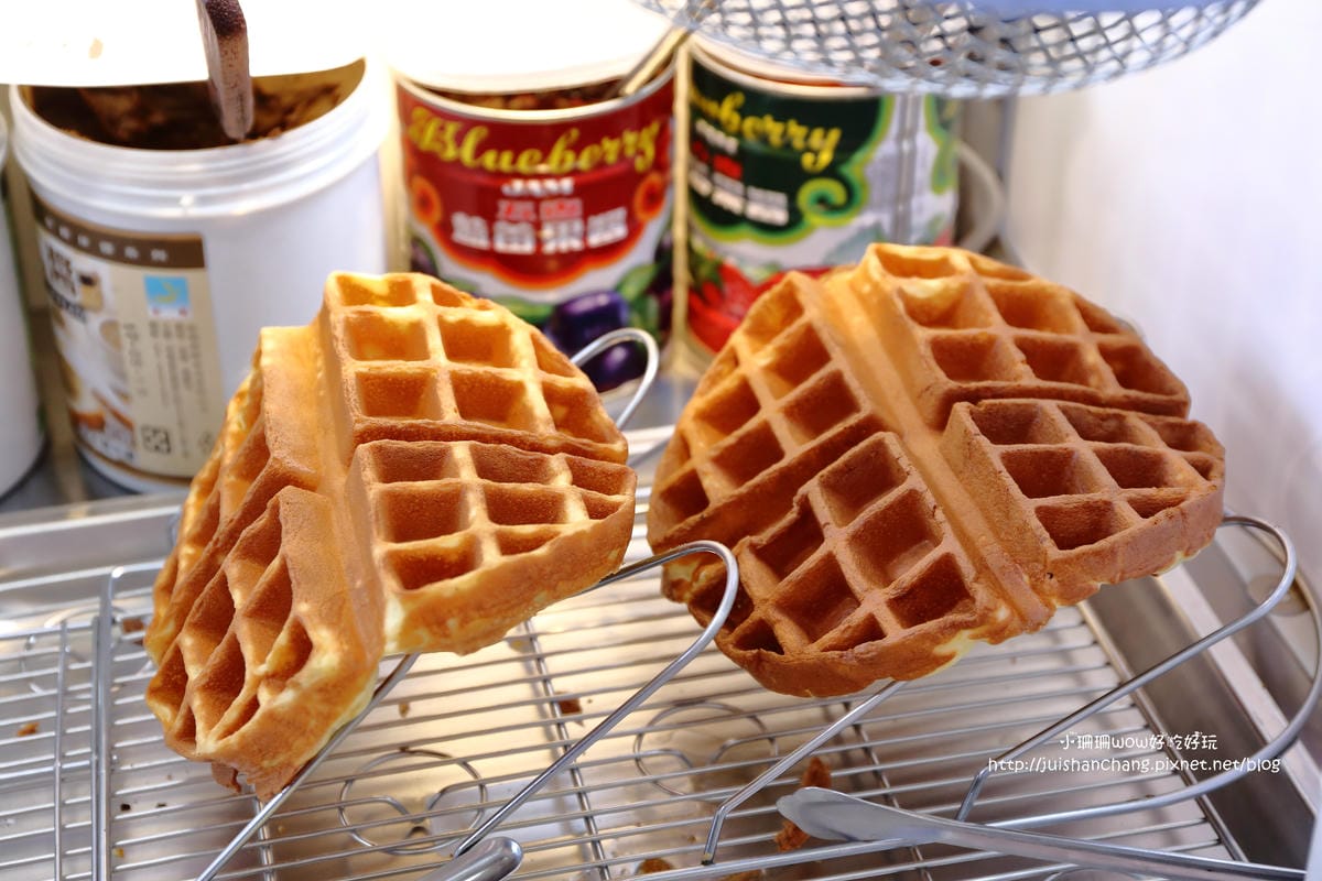 【食。中壢】幸福圓鬆餅屋～中原夜市限定！無可抗拒甜品，口味超多的創意鬆餅店，隨手帶著吃～(已歇業)