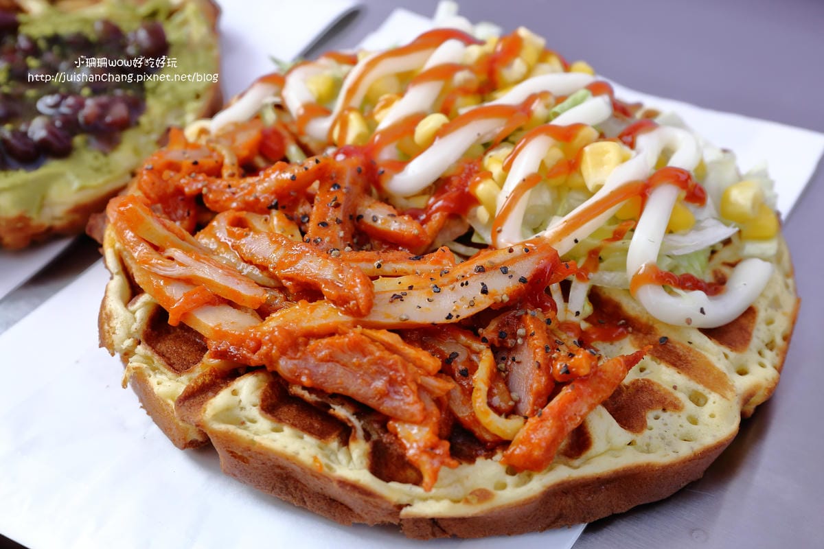 【食。中壢】幸福圓鬆餅屋～中原夜市限定！無可抗拒甜品，口味超多的創意鬆餅店，隨手帶著吃～(已歇業)