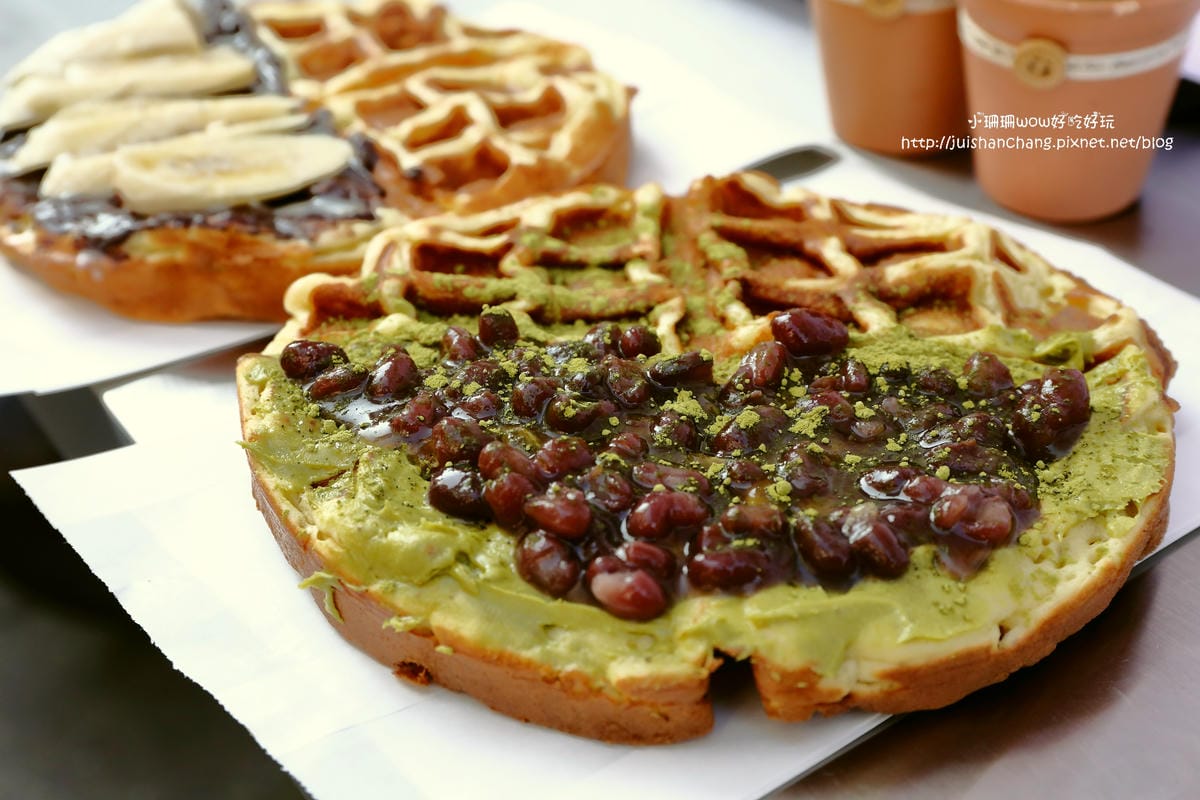 【食。中壢】幸福圓鬆餅屋～中原夜市限定！無可抗拒甜品，口味超多的創意鬆餅店，隨手帶著吃～(已歇業)