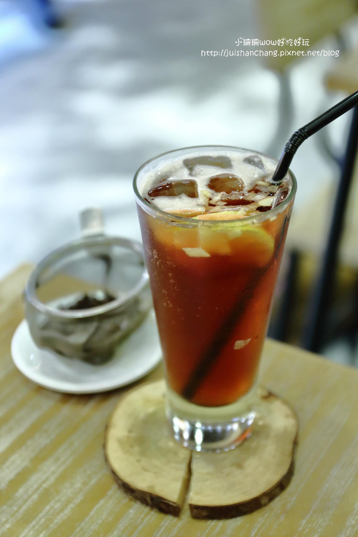 【食。永和】捲尾巴寵物友善餐廳X複合式小酒館～有柴犬店長陪吃飯，萌指數破表！老闆手作創意料理，還有意想不到的限量菜色喔！