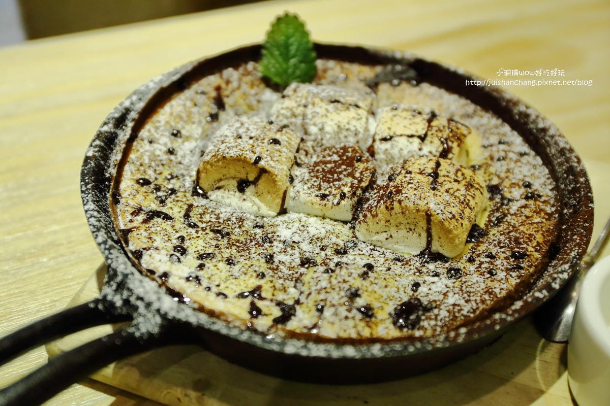 【食。永和】捲尾巴寵物友善餐廳X複合式小酒館～有柴犬店長陪吃飯，萌指數破表！老闆手作創意料理，還有意想不到的限量菜色喔！