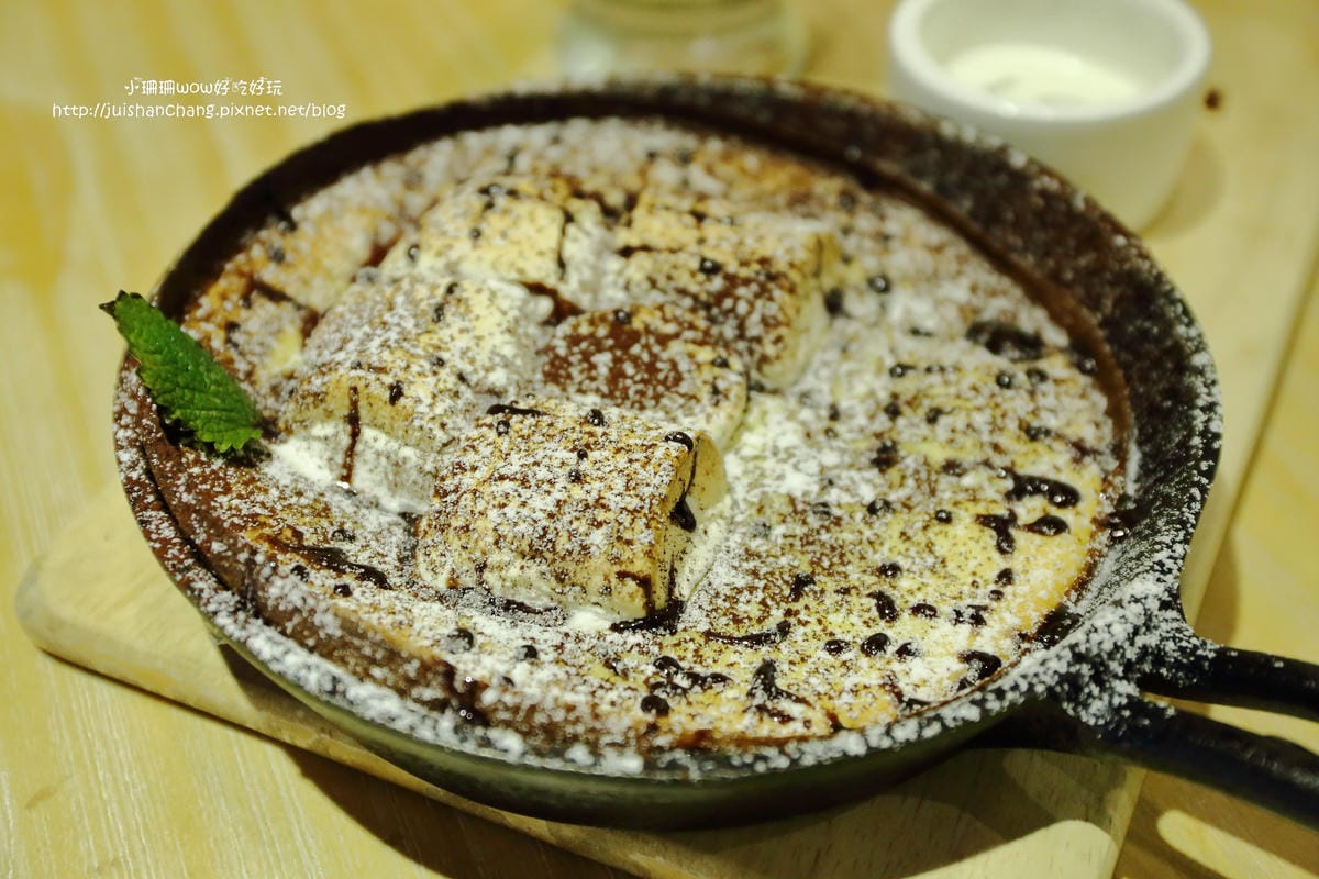 【食。永和】捲尾巴寵物友善餐廳X複合式小酒館～有柴犬店長陪吃飯，萌指數破表！老闆手作創意料理，還有意想不到的限量菜色喔！