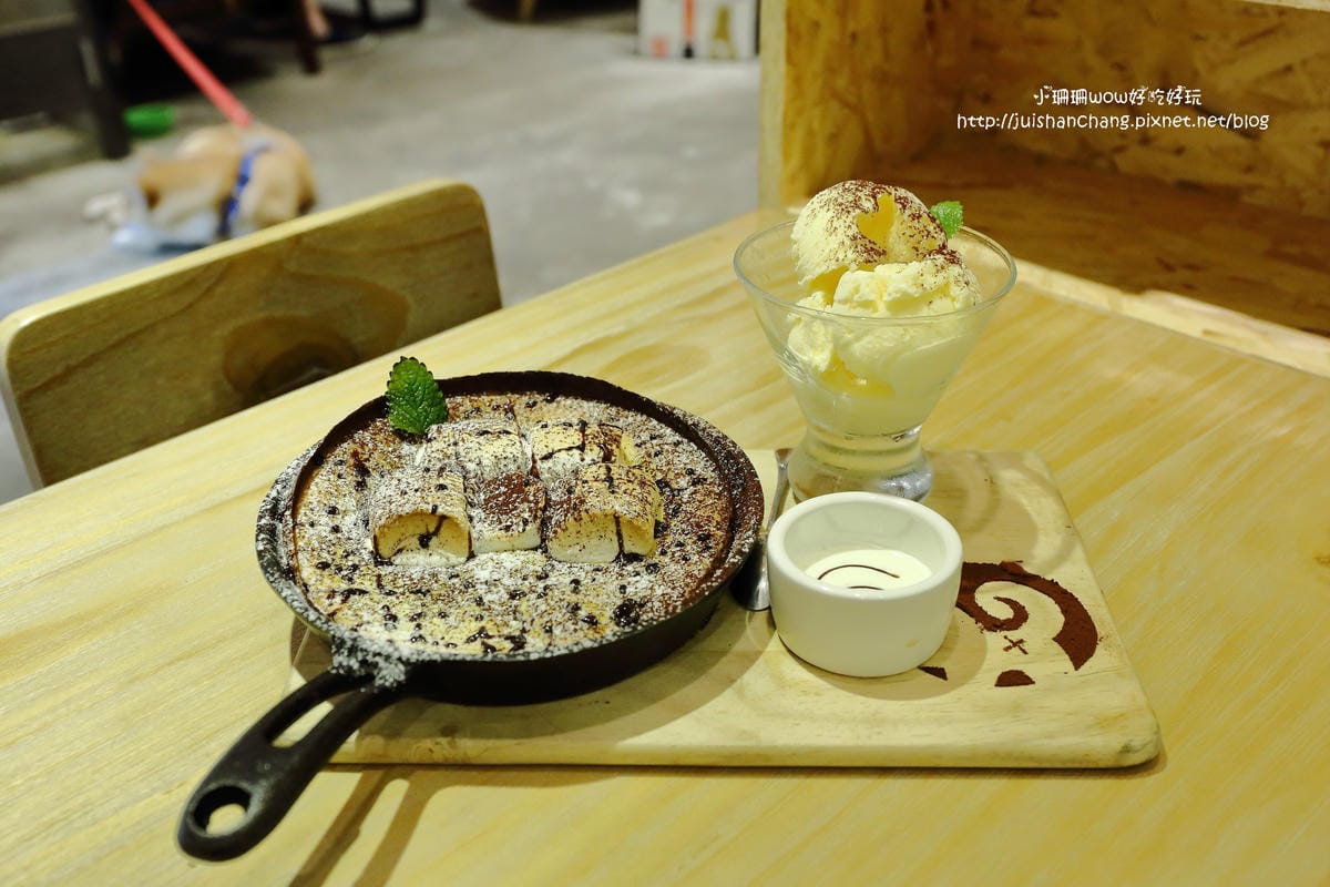 【食。永和】捲尾巴寵物友善餐廳X複合式小酒館～有柴犬店長陪吃飯，萌指數破表！老闆手作創意料理，還有意想不到的限量菜色喔！