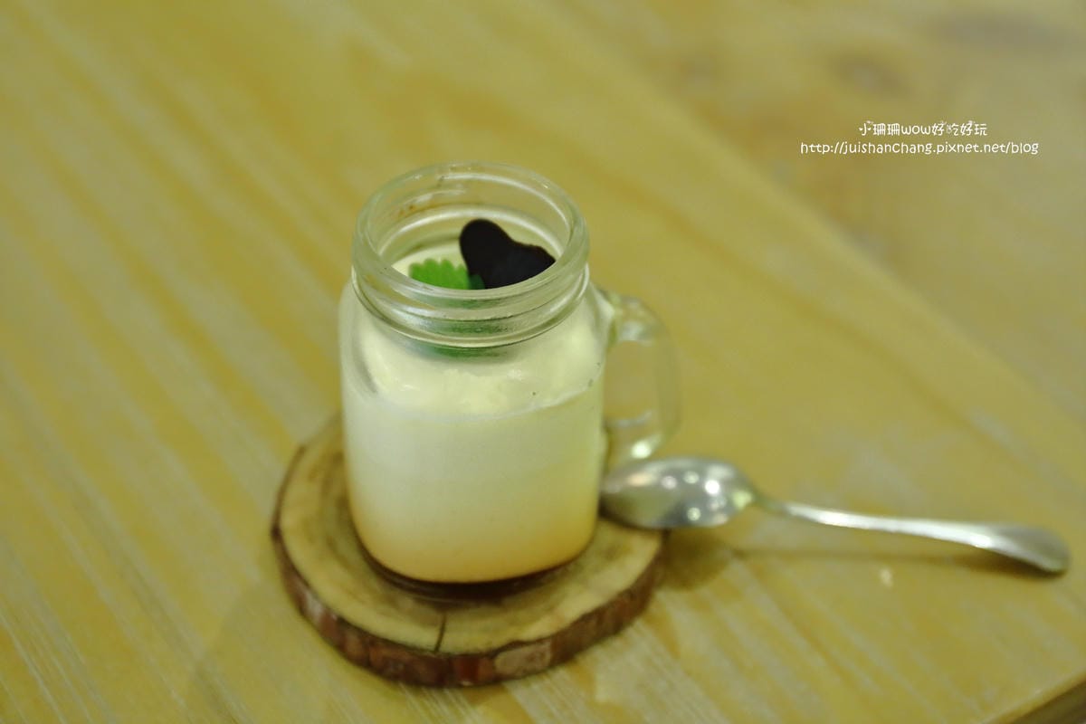 【食。永和】捲尾巴寵物友善餐廳X複合式小酒館～有柴犬店長陪吃飯，萌指數破表！老闆手作創意料理，還有意想不到的限量菜色喔！