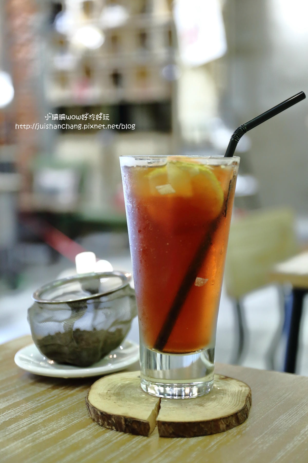 【食。永和】捲尾巴寵物友善餐廳X複合式小酒館有柴犬店長陪吃飯,萌指數破表!老闆手作創意料理,還有意想不到的限量菜色喔!