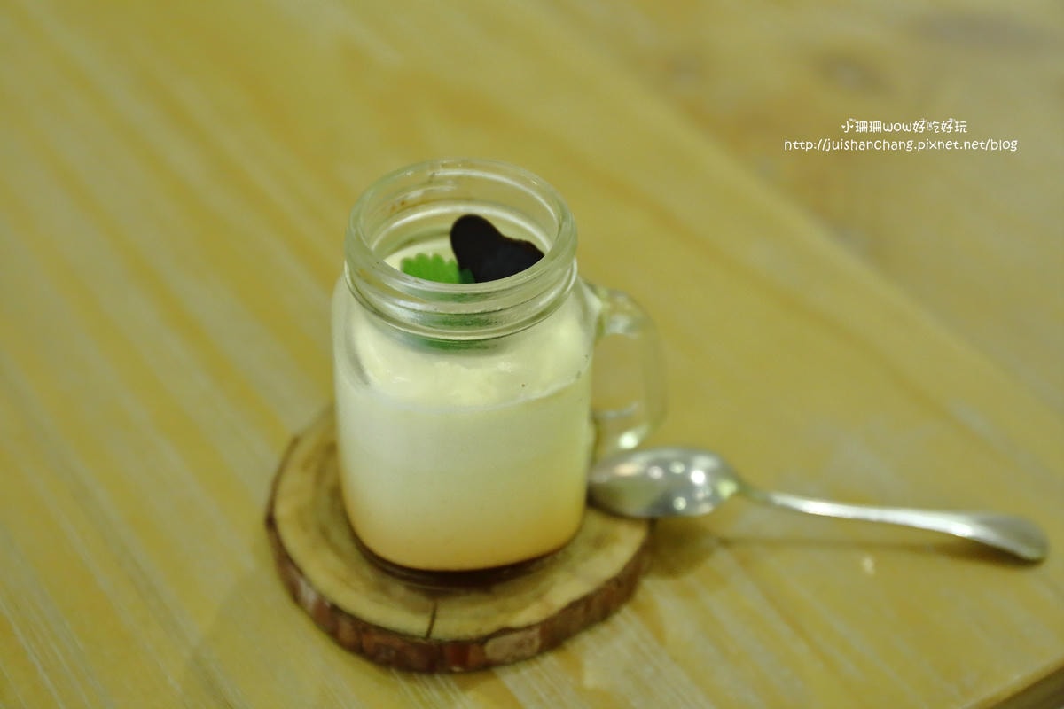 【食。永和】捲尾巴寵物友善餐廳X複合式小酒館有柴犬店長陪吃飯,萌指數破表!老闆手作創意料理,還有意想不到的限量菜色喔!