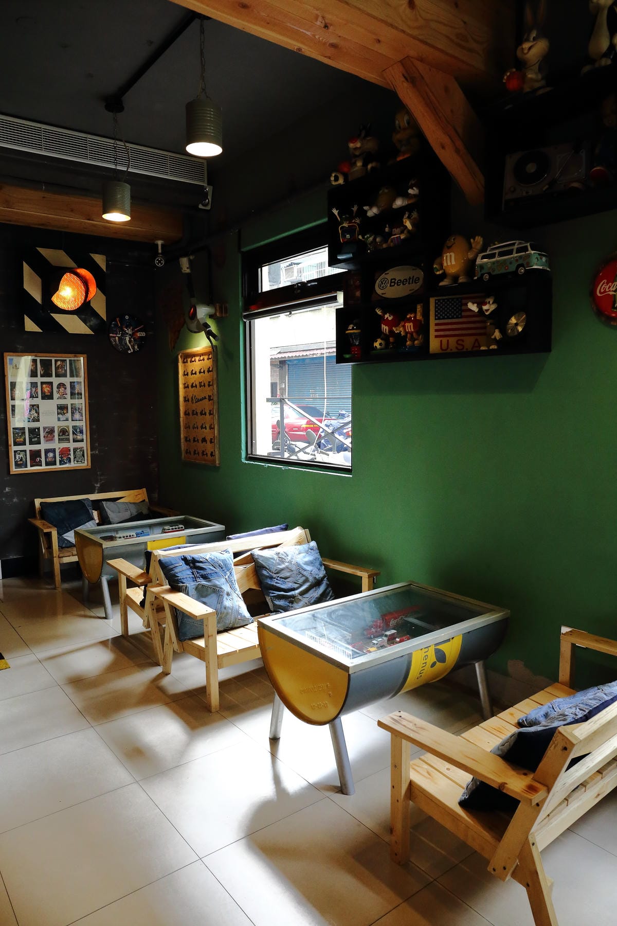 【食。板橋】1925 caf’e～新開幕早午餐。這不是機車行？復古風偉士牌機車餐廳，重返50年前的風光～