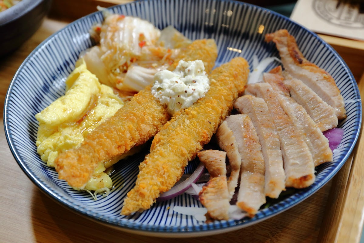 【食。板橋】1925 caf’e新開幕早午餐。這不是機車行?復古風偉士牌機車餐廳,重返50年前的風光