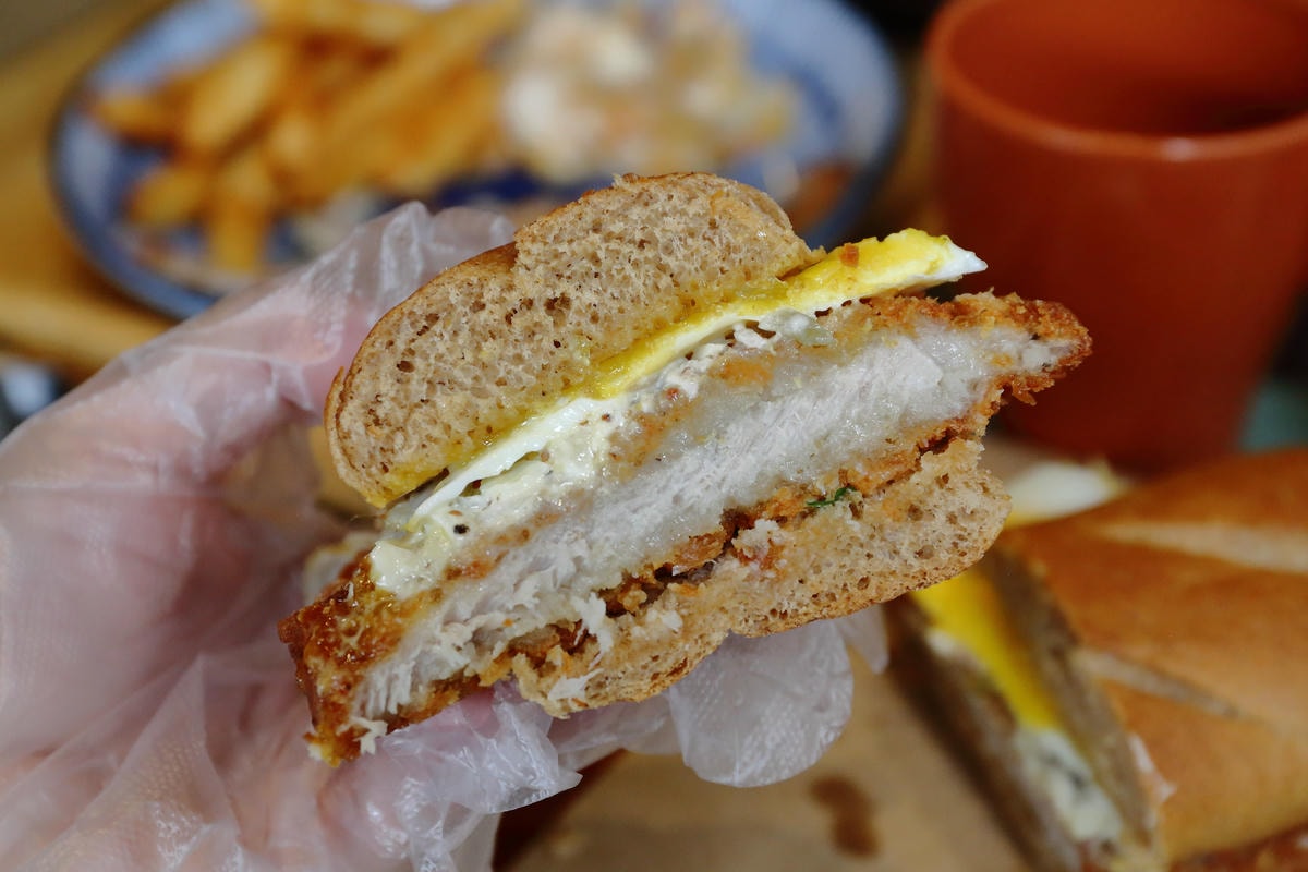 【食。板橋】1925 caf’e新開幕早午餐。這不是機車行?復古風偉士牌機車餐廳,重返50年前的風光