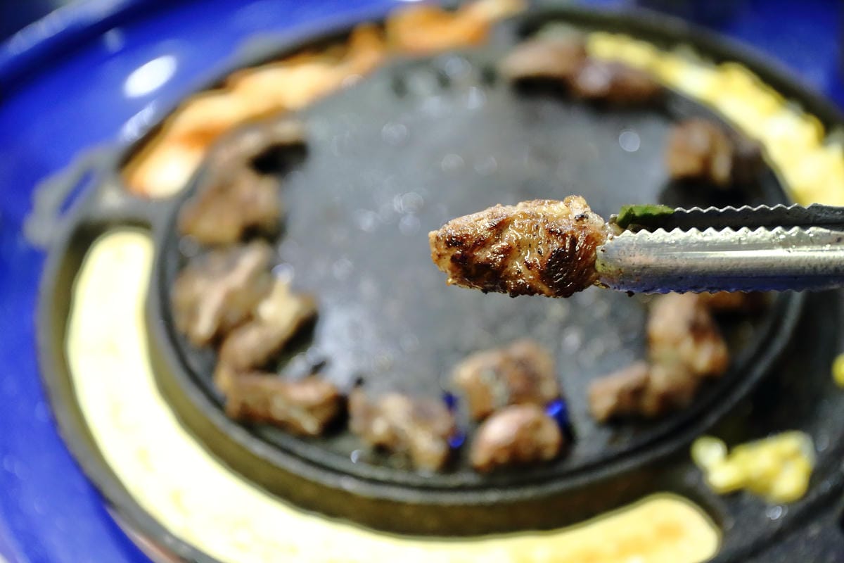 【食。中壢】Stand up韓道立燒 中壢店～韓式烤肉新開幕！只有鐵桶、只能站著吃的烤肉店！(已歇業)