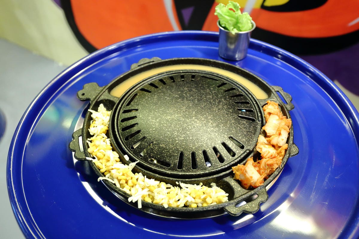 【食。中壢】Stand up韓道立燒 中壢店～韓式烤肉新開幕！只有鐵桶、只能站著吃的烤肉店！(已歇業)