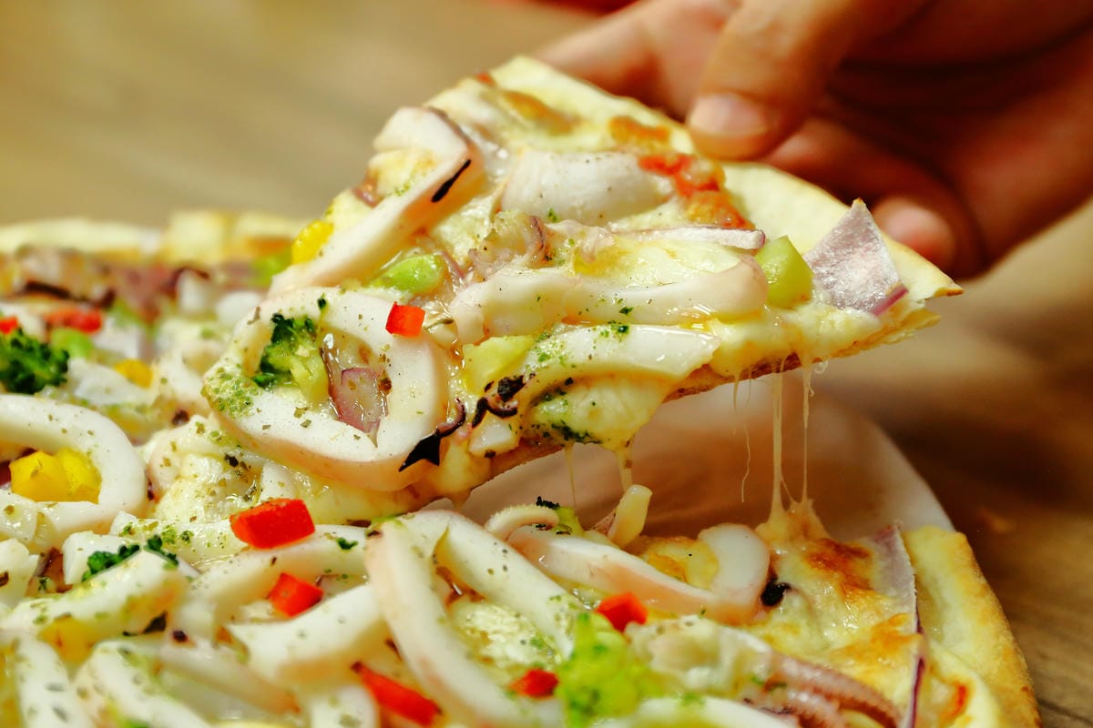 【食。士林】iPizza愛披薩～士林夜市披薩。融合許多台灣食材和獨特風味的餡料，徹底顛覆你對披薩的既定印象！百聞不如一見的好滋味！