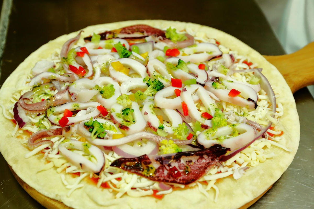 【食。士林】iPizza愛披薩～士林夜市披薩。融合許多台灣食材和獨特風味的餡料，徹底顛覆你對披薩的既定印象！百聞不如一見的好滋味！