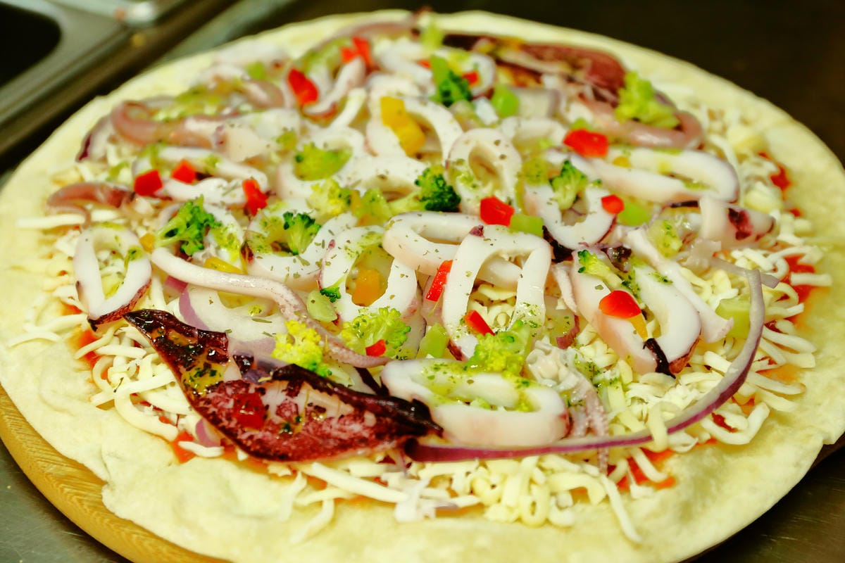 【食。士林】iPizza愛披薩～士林夜市披薩。融合許多台灣食材和獨特風味的餡料，徹底顛覆你對披薩的既定印象！百聞不如一見的好滋味！