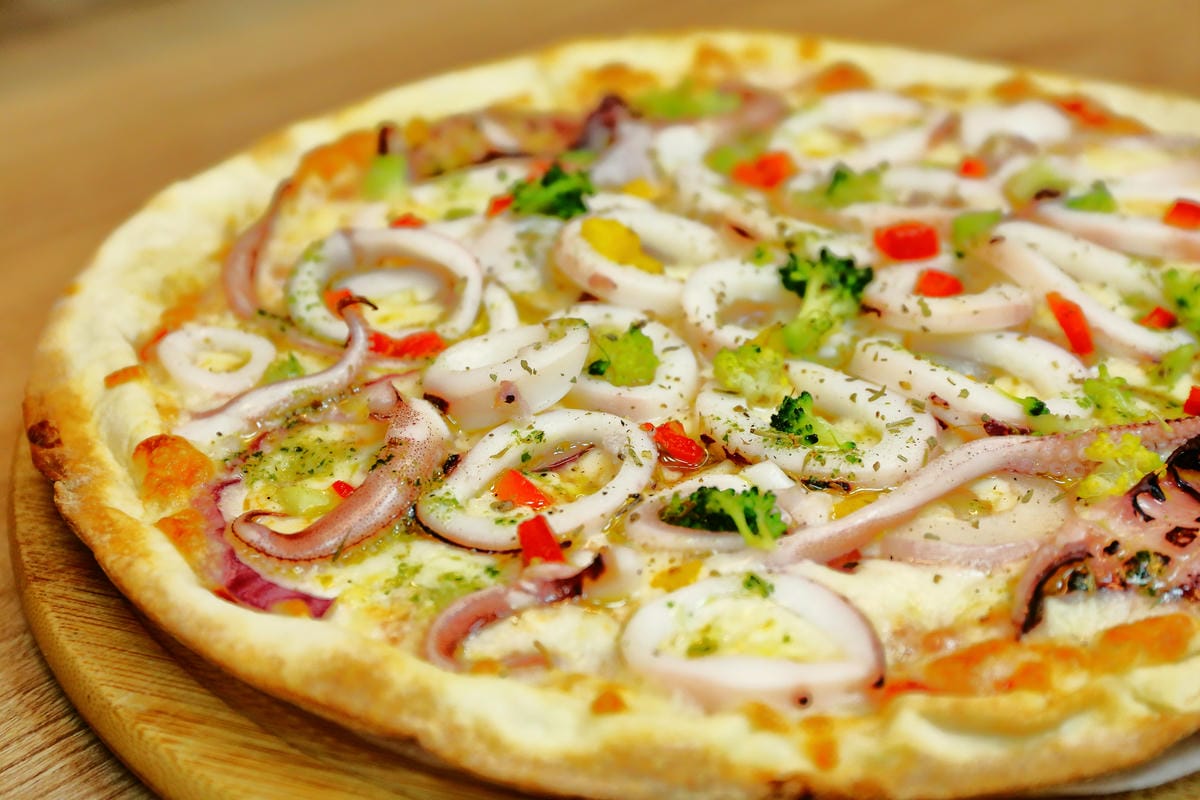 【食。士林】iPizza愛披薩～士林夜市披薩。融合許多台灣食材和獨特風味的餡料，徹底顛覆你對披薩的既定印象！百聞不如一見的好滋味！