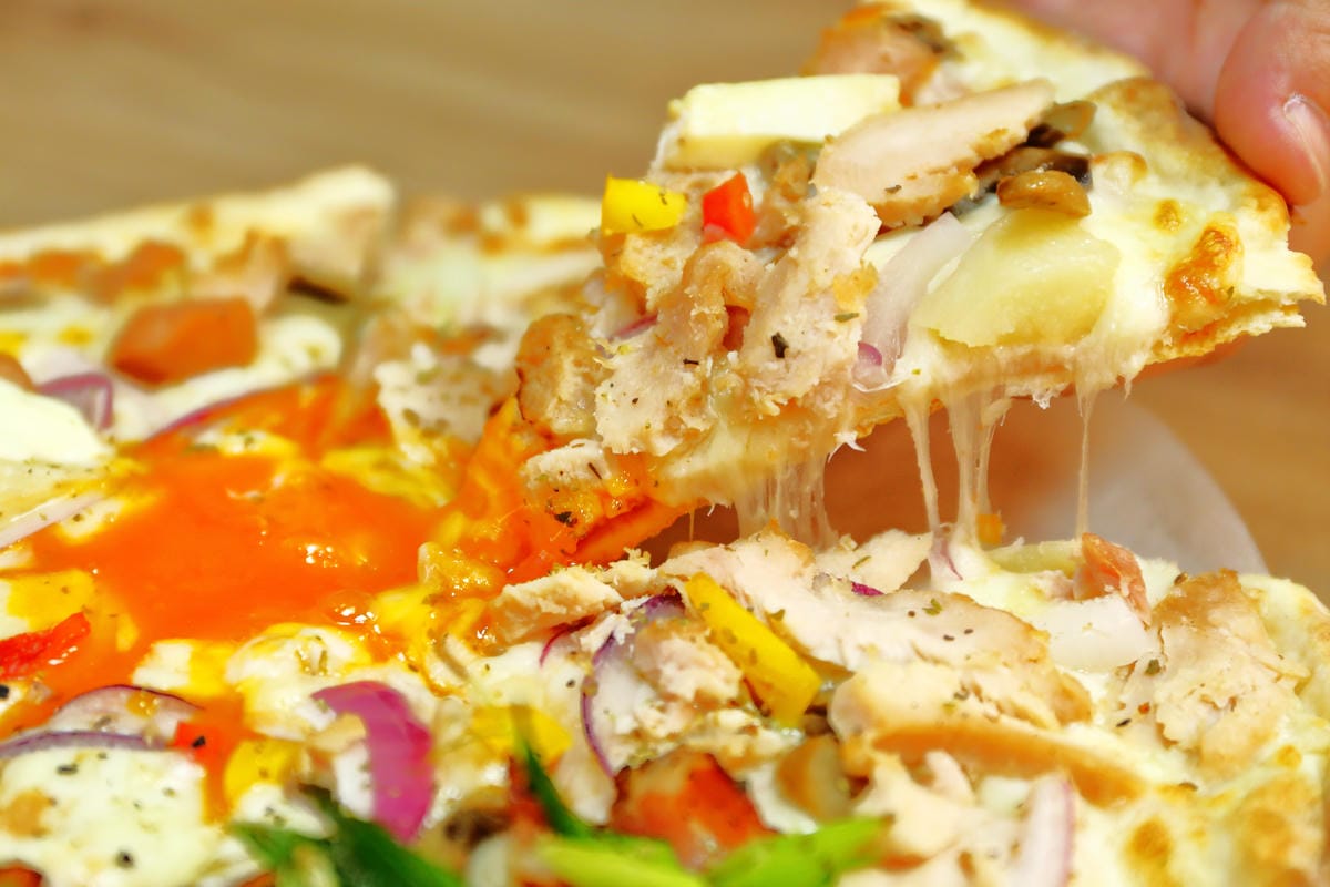 【食。士林】iPizza愛披薩～士林夜市披薩。融合許多台灣食材和獨特風味的餡料，徹底顛覆你對披薩的既定印象！百聞不如一見的好滋味！