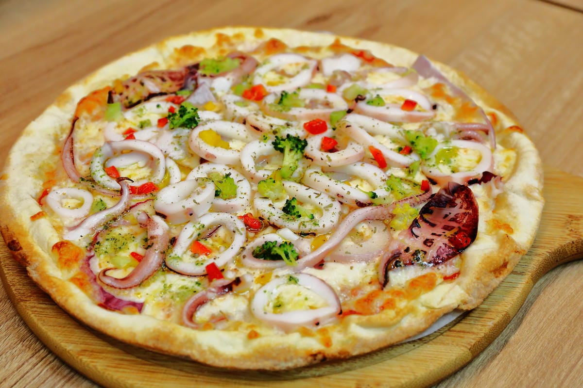 【食。士林】iPizza愛披薩～士林夜市披薩。融合許多台灣食材和獨特風味的餡料，徹底顛覆你對披薩的既定印象！百聞不如一見的好滋味！