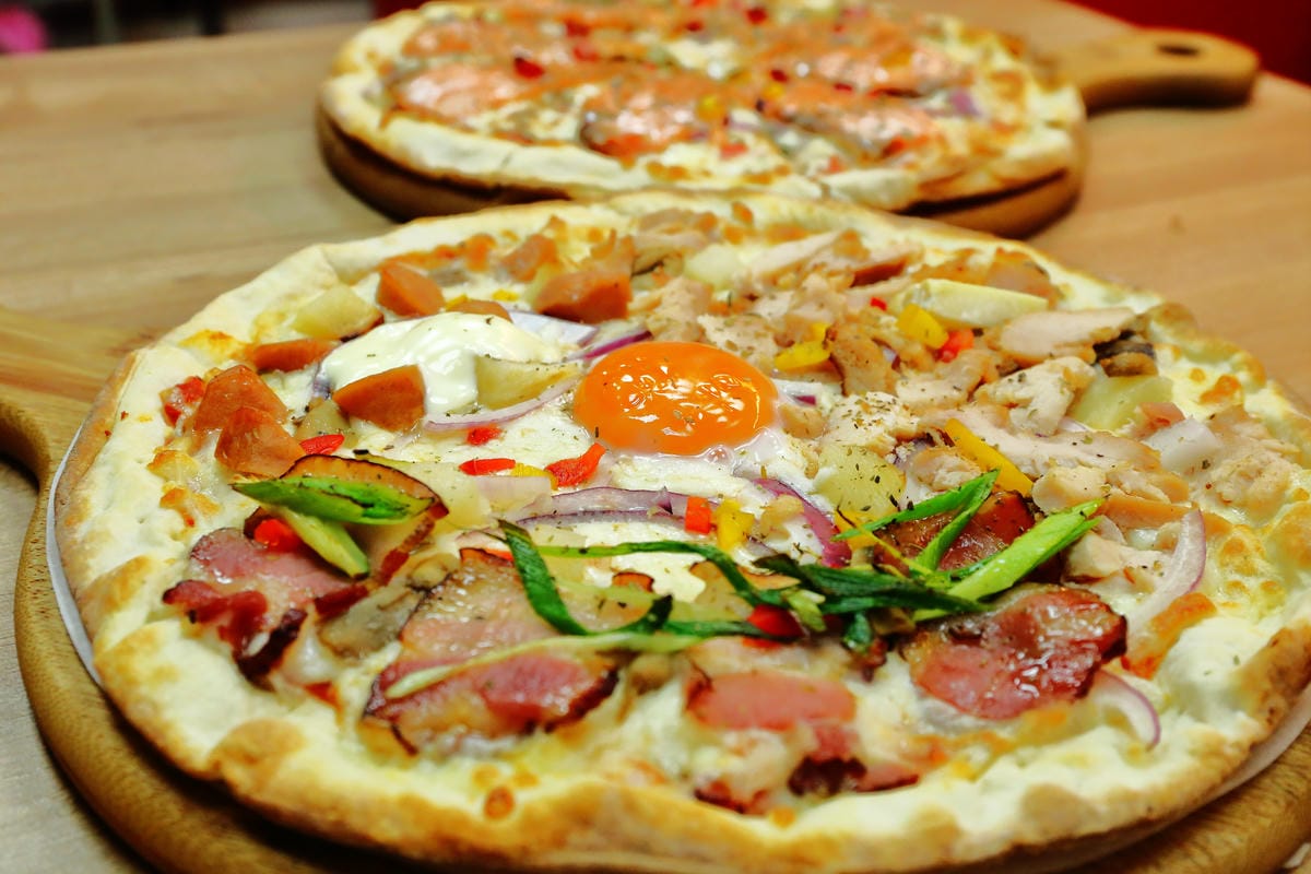 【食。士林】iPizza愛披薩～士林夜市披薩。融合許多台灣食材和獨特風味的餡料，徹底顛覆你對披薩的既定印象！百聞不如一見的好滋味！