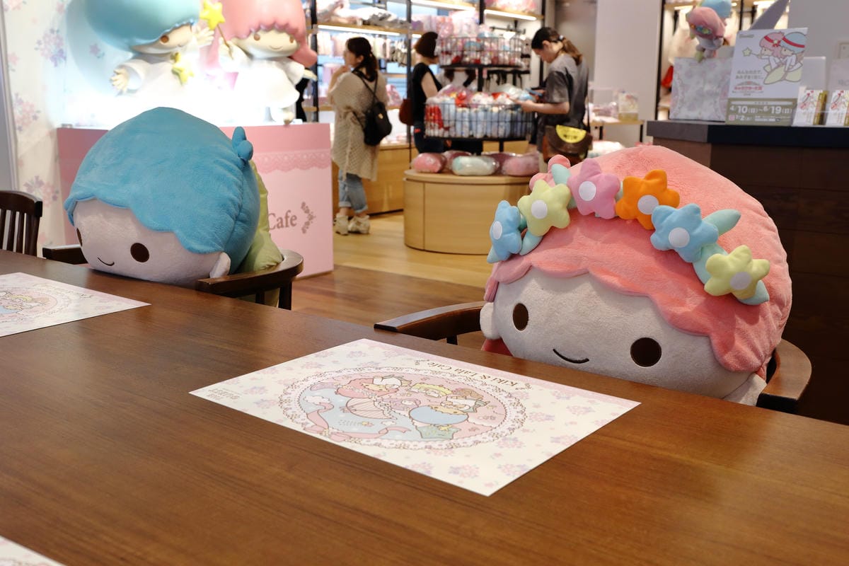 【食。大阪】Kiki & Lala Café咖啡廳夢幻登場～讓人為之瘋狂的Kiki Lala，雙子星陪妳用餐，完全少女心的尖叫啊！