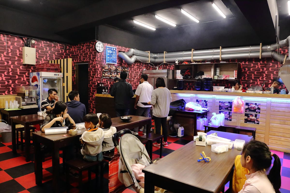 【食。永和】有間燒烤四十大道豪華炭火燒肉丼飯～大口吃肉爽度破表，份量滿分！超划算的燒肉丼飯！