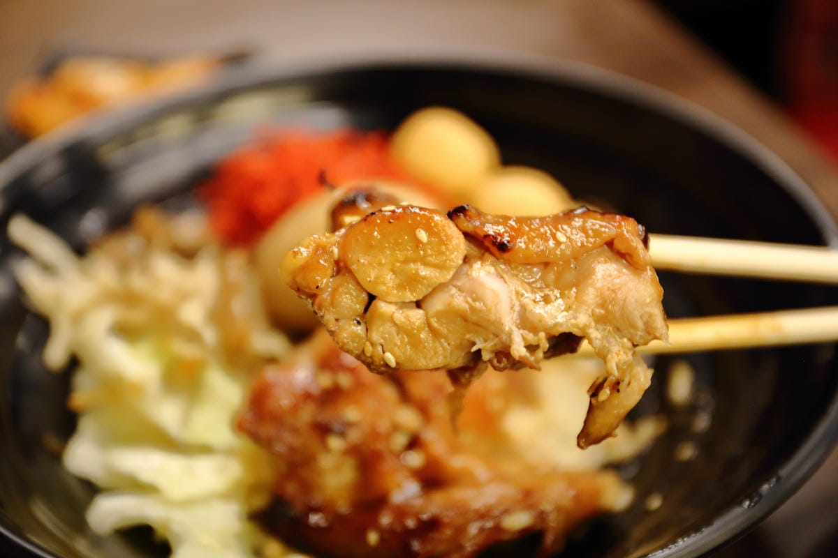 【食。永和】有間燒烤四十大道豪華炭火燒肉丼飯～大口吃肉爽度破表，份量滿分！超划算的燒肉丼飯！