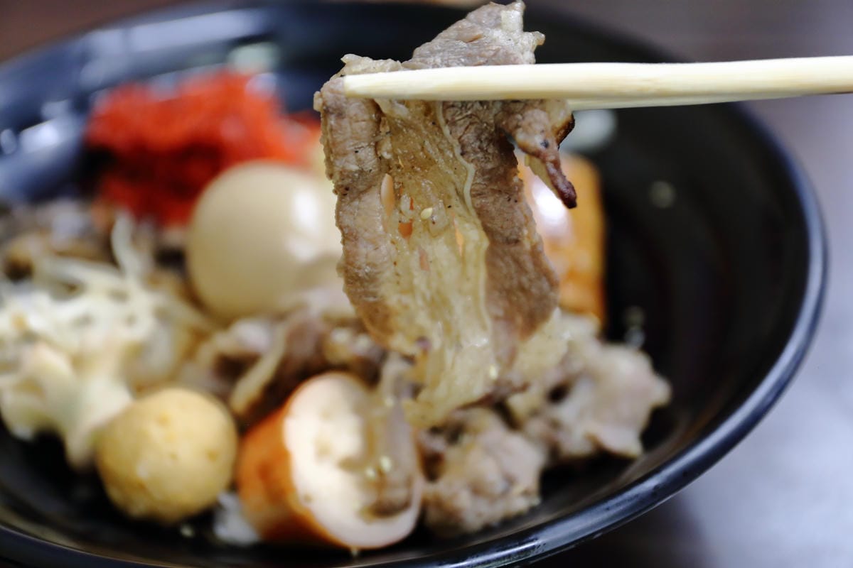 【食。永和】有間燒烤四十大道豪華炭火燒肉丼飯～大口吃肉爽度破表，份量滿分！超划算的燒肉丼飯！
