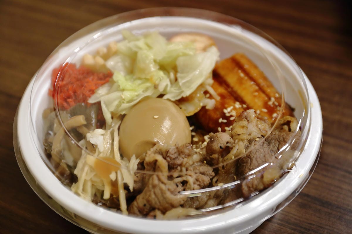 【食。永和】有間燒烤四十大道豪華炭火燒肉丼飯～大口吃肉爽度破表，份量滿分！超划算的燒肉丼飯！