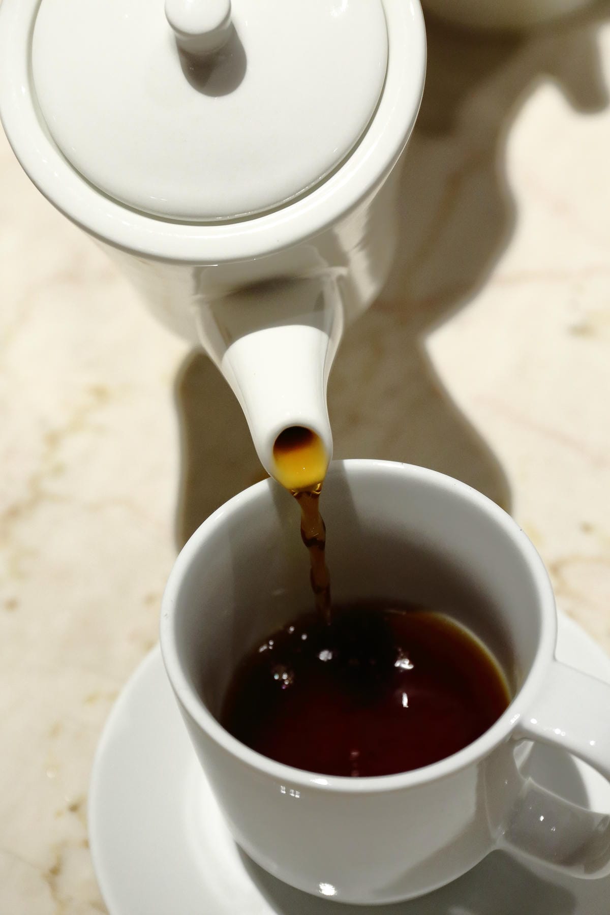 【食。士林】白房子 Yang Ｍing Caf’e～掀開美軍眷舍威嚴神秘的面紗，從早到晚都有不同風情。從選豆、研磨到沖泡，沖出北台灣最厲害的手沖咖啡！