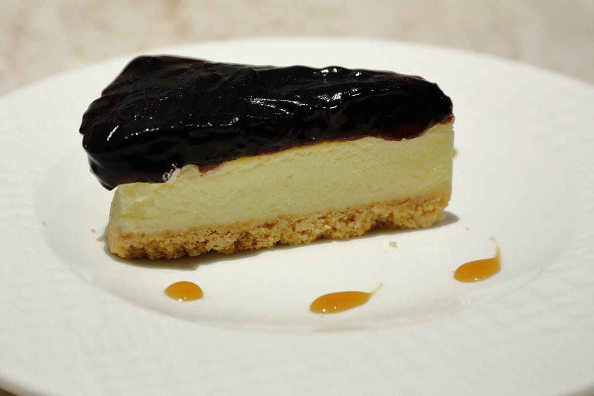 【食。士林】白房子 Yang Ｍing Caf’e～掀開美軍眷舍威嚴神秘的面紗，從早到晚都有不同風情。從選豆、研磨到沖泡，沖出北台灣最厲害的手沖咖啡！