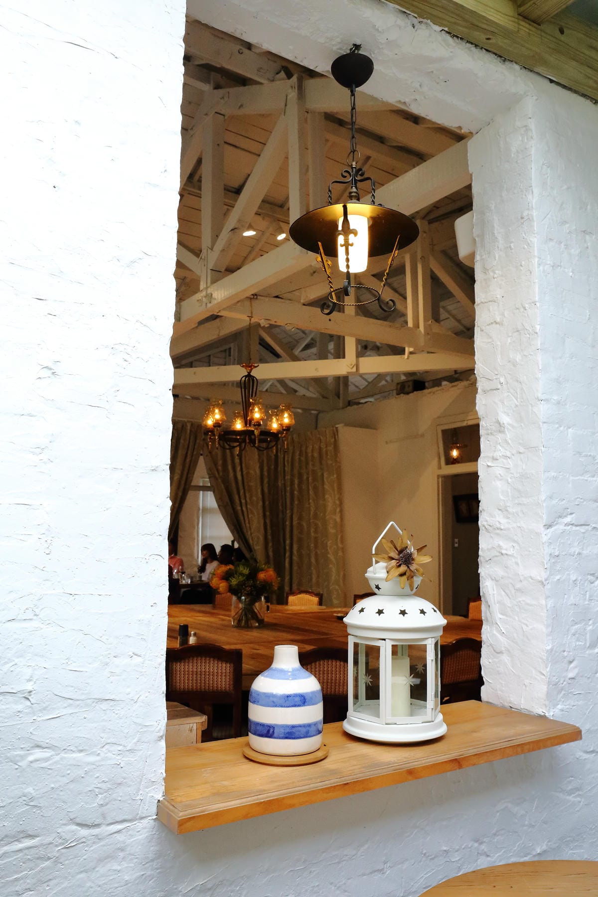 【食。士林】白房子 Yang Ｍing Caf’e～掀開美軍眷舍威嚴神秘的面紗，從早到晚都有不同風情。從選豆、研磨到沖泡，沖出北台灣最厲害的手沖咖啡！