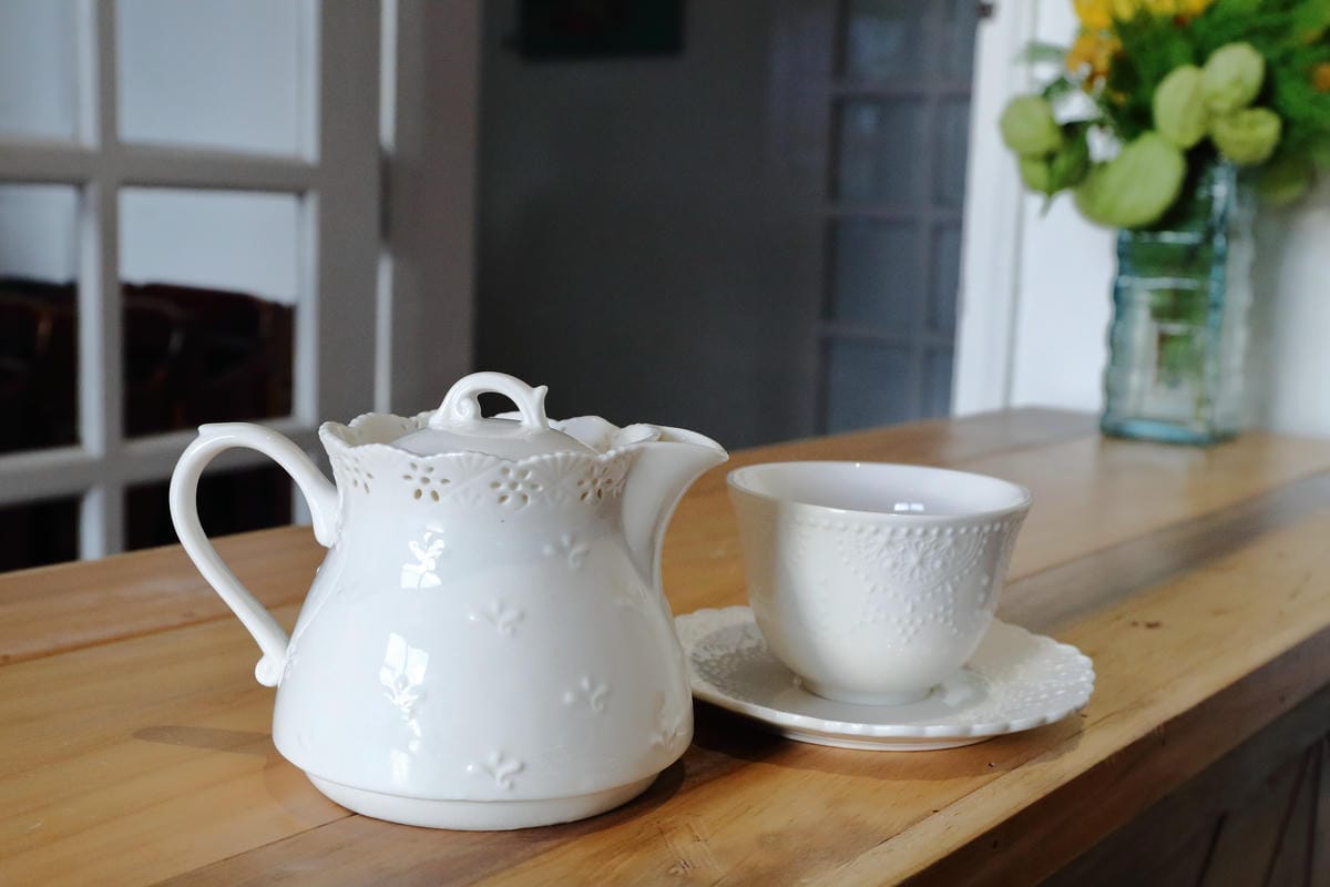 【食。士林】白房子 Yang Ｍing Caf’e～掀開美軍眷舍威嚴神秘的面紗，從早到晚都有不同風情。從選豆、研磨到沖泡，沖出北台灣最厲害的手沖咖啡！