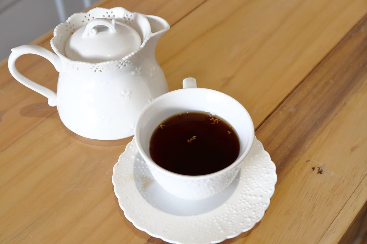 【食。士林】白房子 Yang Ｍing Caf’e～掀開美軍眷舍威嚴神秘的面紗，從早到晚都有不同風情。從選豆、研磨到沖泡，沖出北台灣最厲害的手沖咖啡！