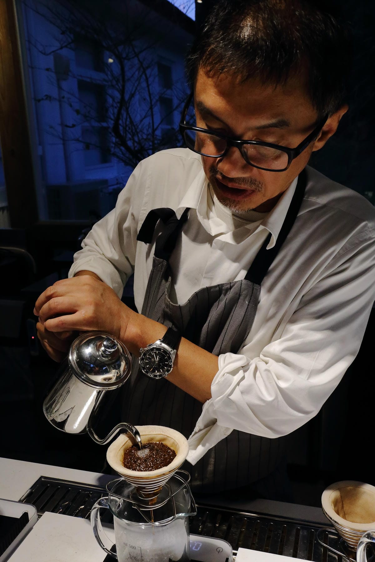 【食。士林】白房子 Yang Ｍing Caf’e～掀開美軍眷舍威嚴神秘的面紗，從早到晚都有不同風情。從選豆、研磨到沖泡，沖出北台灣最厲害的手沖咖啡！