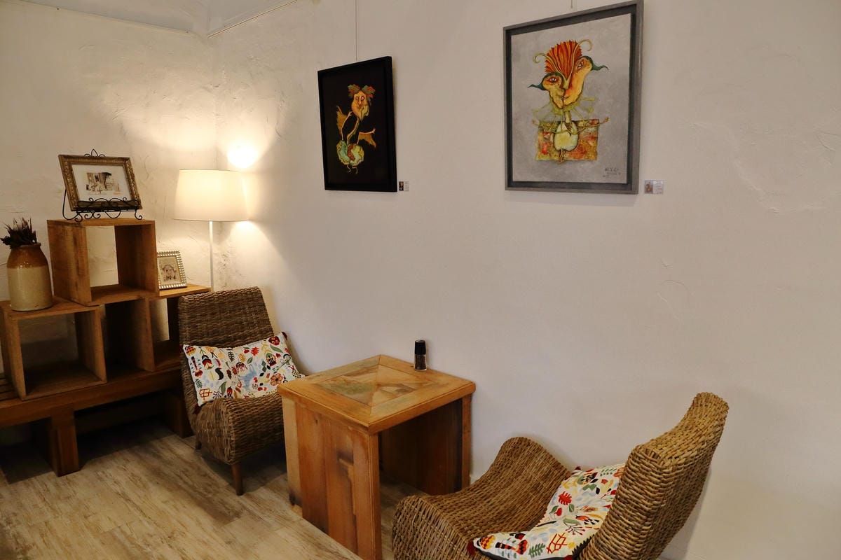 【食。士林】白房子 Yang Ｍing Caf’e～掀開美軍眷舍威嚴神秘的面紗，從早到晚都有不同風情。從選豆、研磨到沖泡，沖出北台灣最厲害的手沖咖啡！