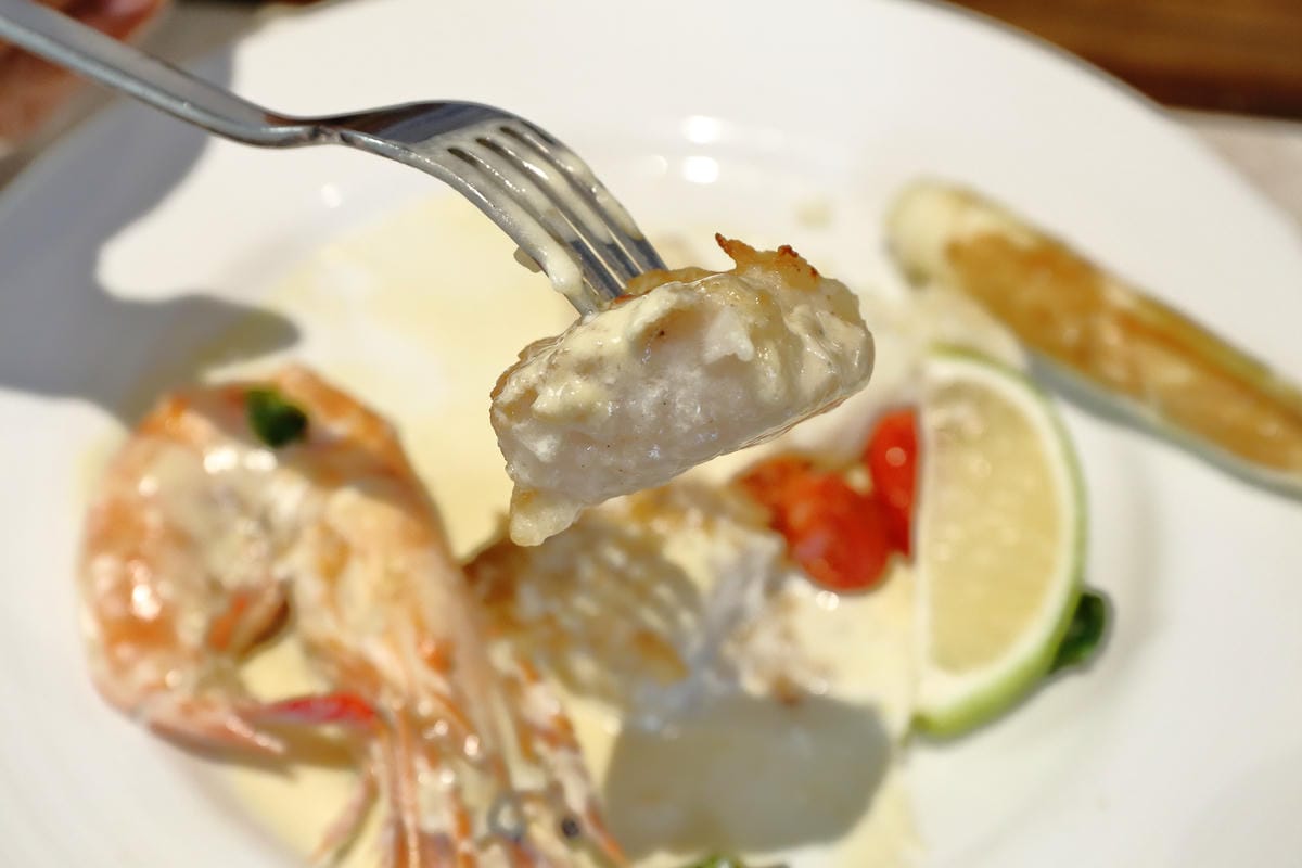 【食。士林】白房子 Yang Ｍing Caf’e～掀開美軍眷舍威嚴神秘的面紗，從早到晚都有不同風情。從選豆、研磨到沖泡，沖出北台灣最厲害的手沖咖啡！