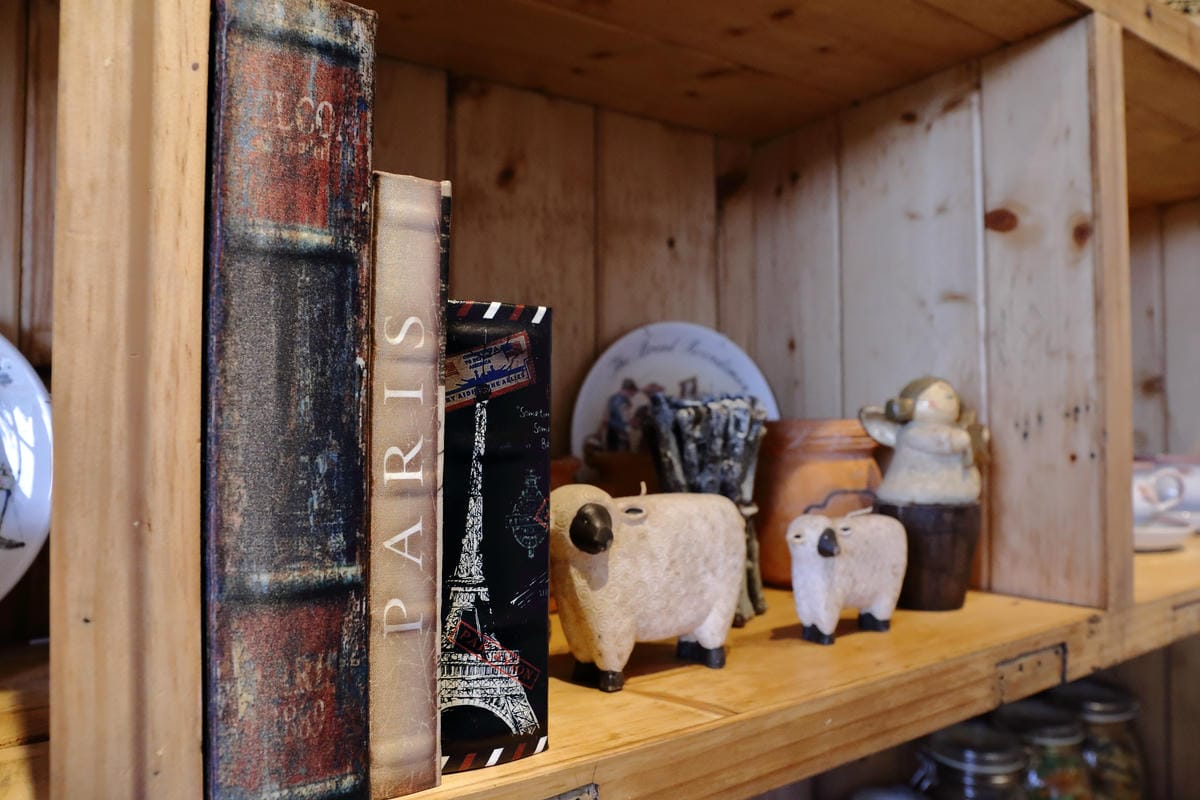 【食。士林】白房子 Yang Ｍing Caf’e～掀開美軍眷舍威嚴神秘的面紗，從早到晚都有不同風情。從選豆、研磨到沖泡，沖出北台灣最厲害的手沖咖啡！